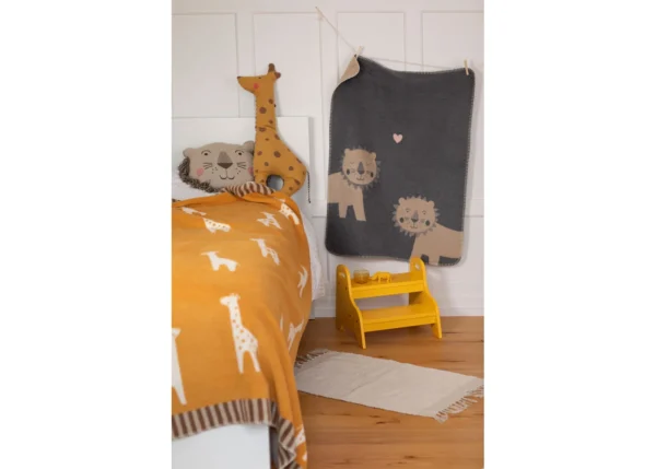 MILA cuddly blanket giraffes allover (GRS) - Image 4